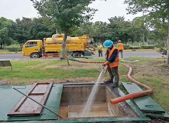 园林办事处化油池清理